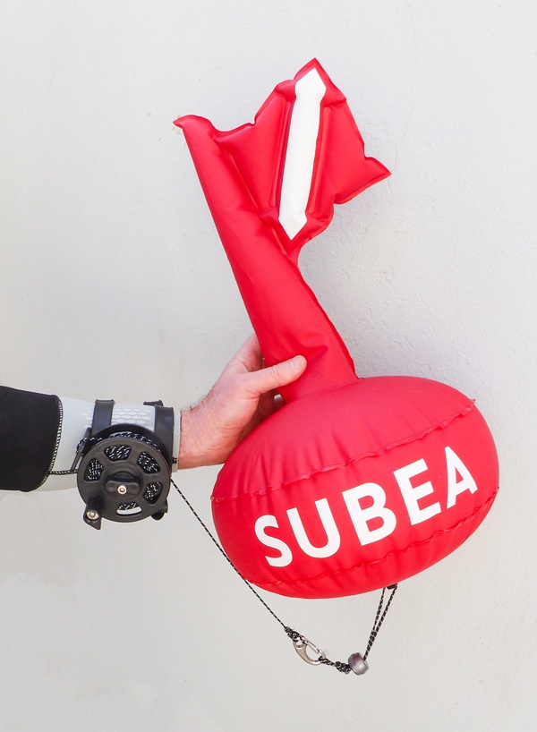 bouée rouge de subéa