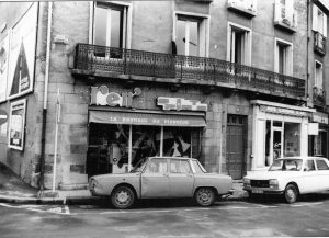 Le magasin Ren’Sports place Sainte-Anne à Rennes en 1976