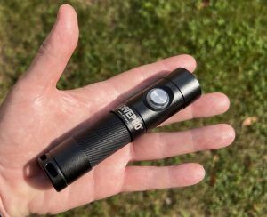 Mini-phare MP10 de Divepro en utilisation sous-marine
